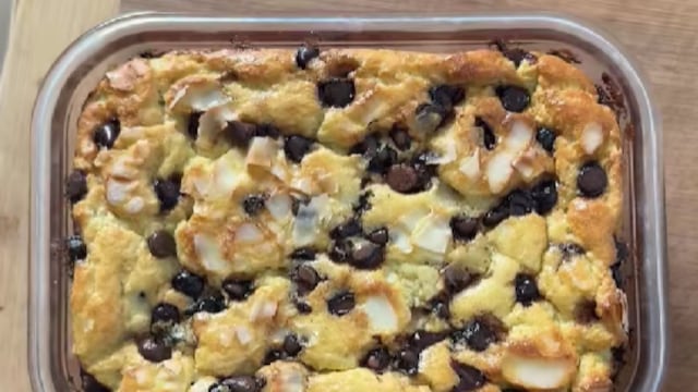 Este bizcochuelo queda muy esponjoso y es muy fácil de hacer.