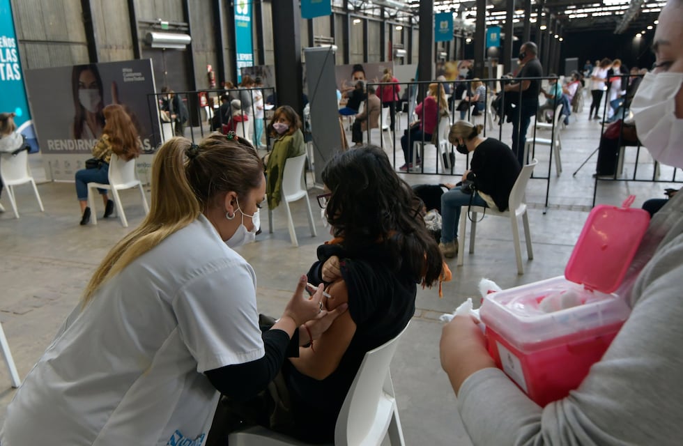 Vacuna COVID-19 en Mendoza: abrieron las inscripciones para mayores de 30 años con factores de riesgo