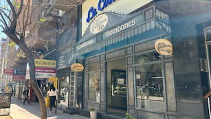 La Costanera deleita a la ciudad de Córdoba desde 1927 con alfajores y otros productos de pastelería.