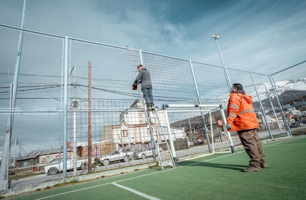 Realizan trabajos en playones deportivos de Ushuaia