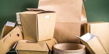 El cartón reciclado es tendencia: practicidad, bajo costo y múltiples opciones de personalización para la habitación.