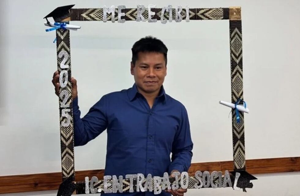Primer egresado Mbya Guaraní en Trabajo Social en la UNaM: un hito para la inclusión universitaria