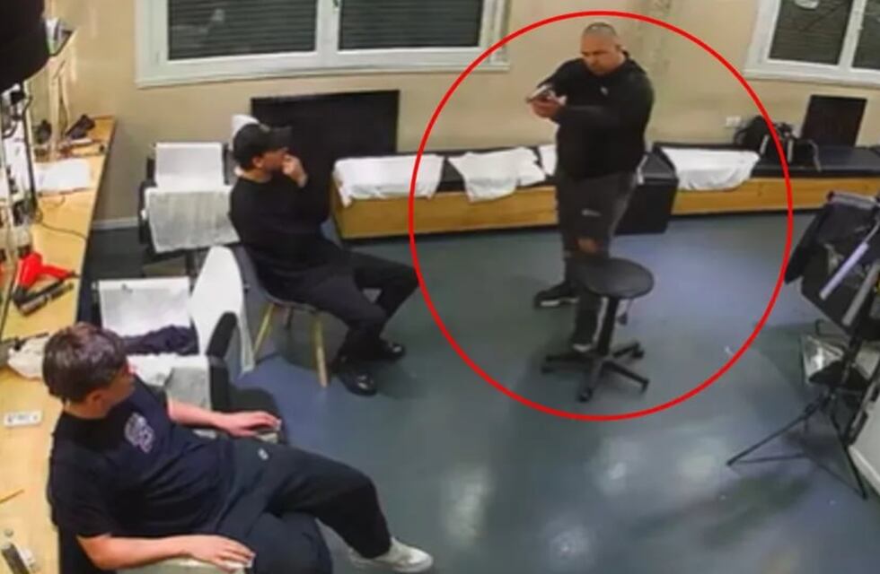 Crimen del peluquero: estremecedoras nuevas imágenes del asesino persiguiendo al dueño del local