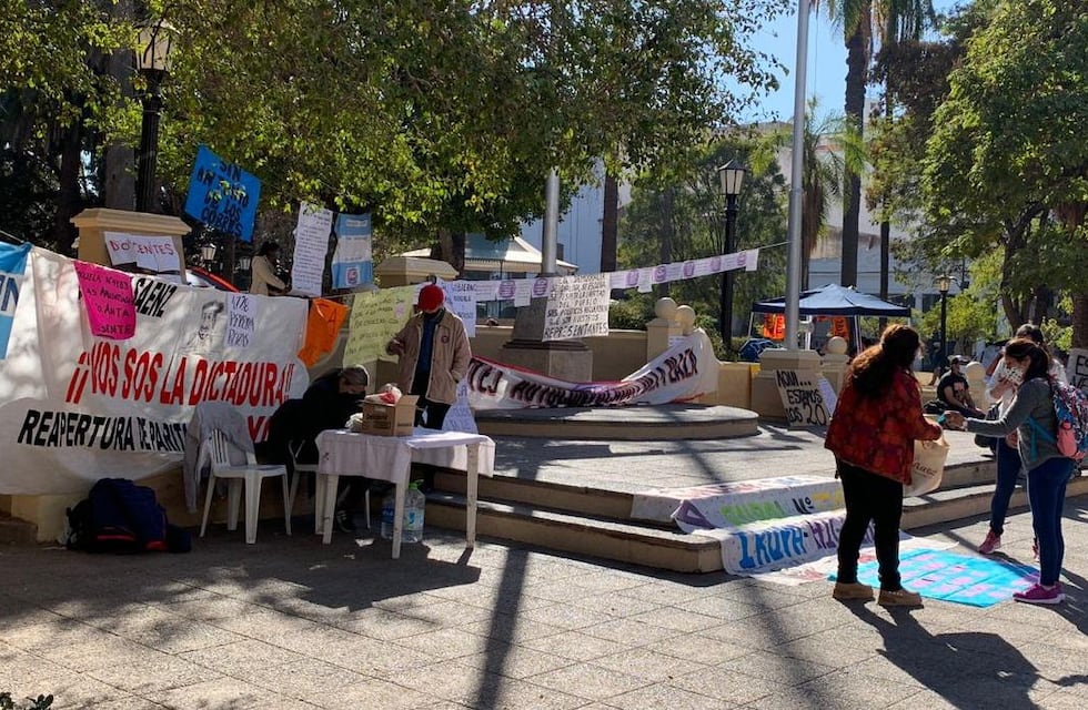 Docentes salteños continúan de paro y negaron haber pedido planes sociales al Gobierno