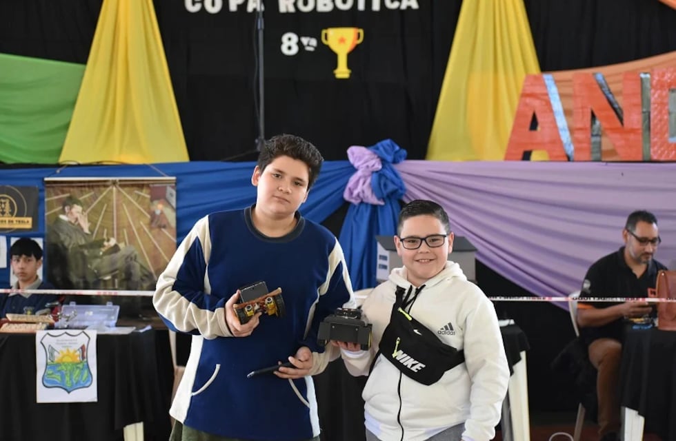 Exitosa participación de los jóvenes en la octava fecha de la Copa Robótica Misiones en Comandante Andresito