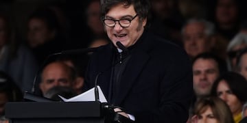 Milei firmó los vetos al aumento de las jubilaciones y a los fondos para discapacidad