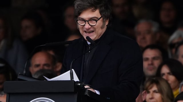 Milei firmó los vetos al aumento de las jubilaciones y a los fondos para discapacidad