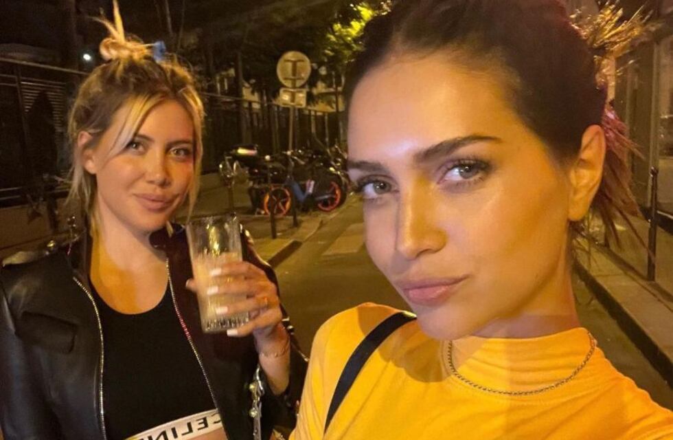 Con catsuit azul platinado, Zaira Nara mostró la noche en Ibiza con Wanda