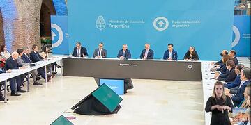 El gobernador participó de los anuncios de Nación para aumentar la producción de hidrocarburos en Argentina