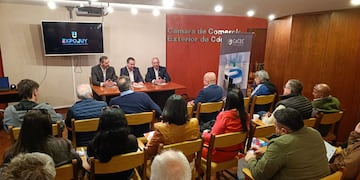 Avanzando en el calendario de promoción de la decimosexta Expojuy, este martes hubo una importante reunión en la Cámara de Comercio Exterior de Córdoba.