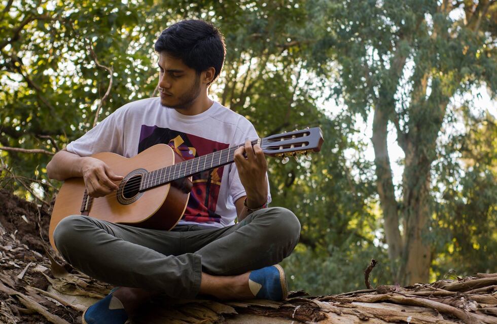 Esteban Lazarte y el Trío Folklórico se presentan en El CCE de Tres Arroyos
