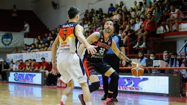 Nicolás Romano, figura del Instituto que va por todo en Liga Nacional (Leandro Gómez / Prensa Instituto).