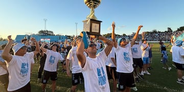 Estudiantes de Rio Cuarto volvió a la Primera División del Fútbol Argentino.