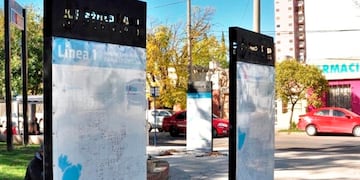 La primera de las paradas inteligentes está instalada en el Parque Oliver (La Arena)