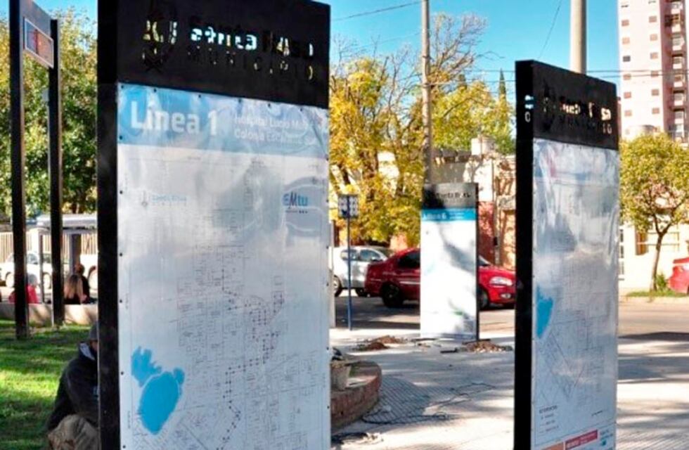 Instalaron en Santa Rosa una parada inteligente de micros urbanos
