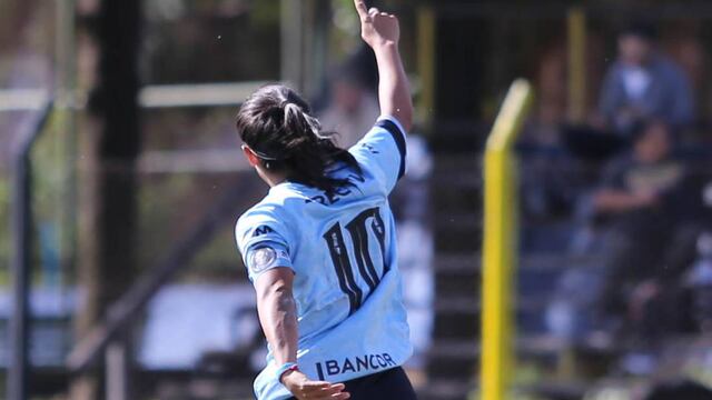 Romina Gomez celebrando uno de lo goles ante Almirante Brown (Belgrano)