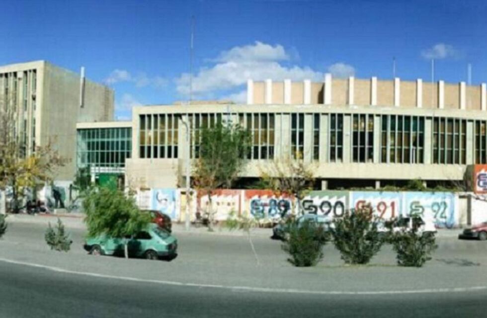 Escándalo en una escuela de Neuquén: una mujer afirma que la madre de una estudiante le pegó a su hija