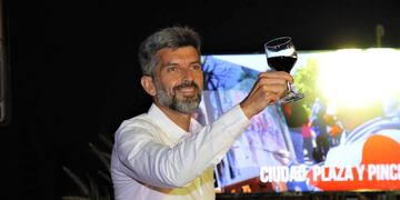 La propuesta fue presentada por el intendente Ulpiano Suarez en la Terraza Jardín Mirador.
