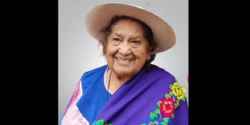 Artistas populares dieron el último adiós a la entrañable coplera quebradeña Candelaria Cari, fallecida el domingo último.