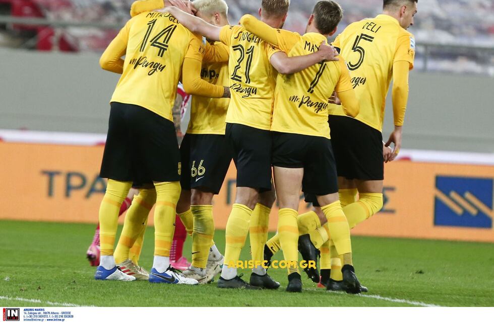 El Aris Salónica de Mancini empató con el líder Oliympiacos en Grecia