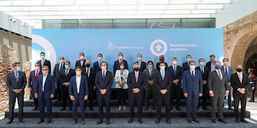 Alberto Fernández junto a Martín Guzmán se reunió con los gobernadores en el marco de la negociación con el FMI.