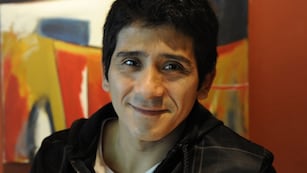 Osqui Guzmán fue golpeado por un policía.