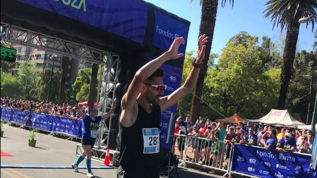 Maratón Internacional de Mendoza: Antonio Poblete se quedó con el primer lugar en 42 km. con una marca de 2 horas 21 minutos.