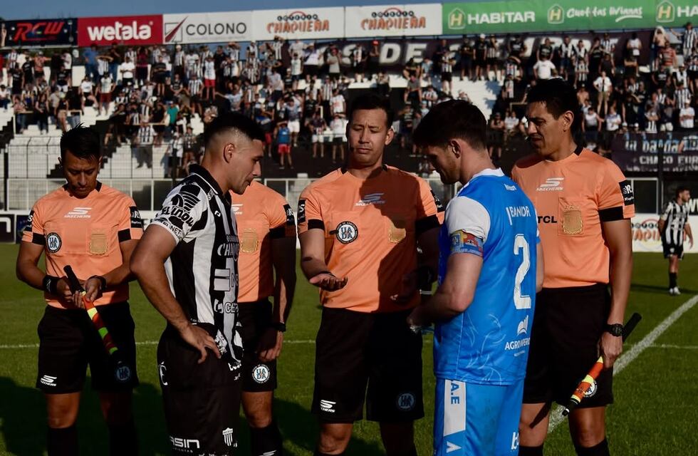 A Estudiantes de Río Cuarto le cortaron la racha en Resistencia y lo bajaron de la punta