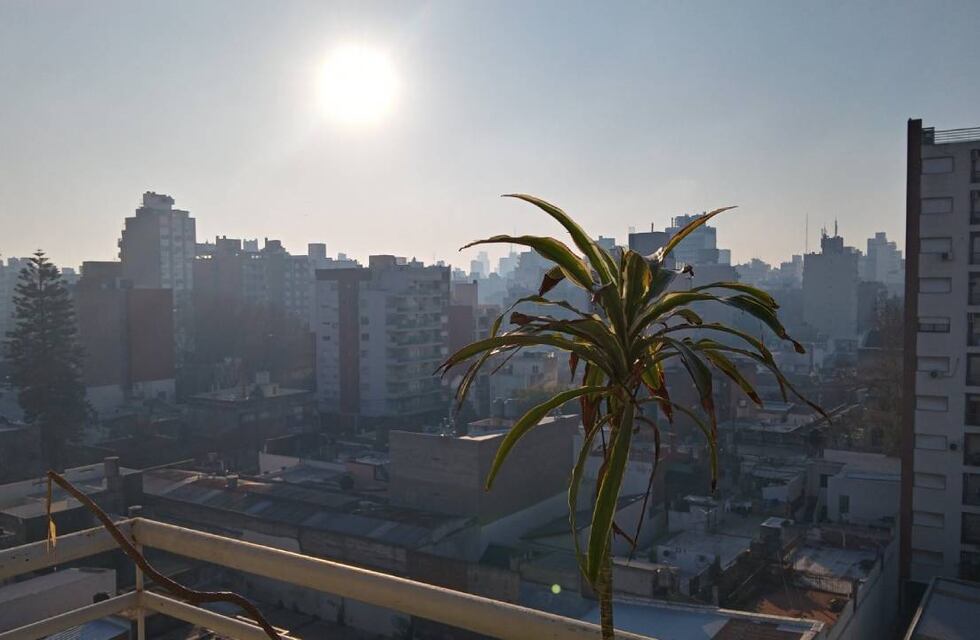 El tiempo en Rosario: el humo sigue presente mientras sube la temperatura