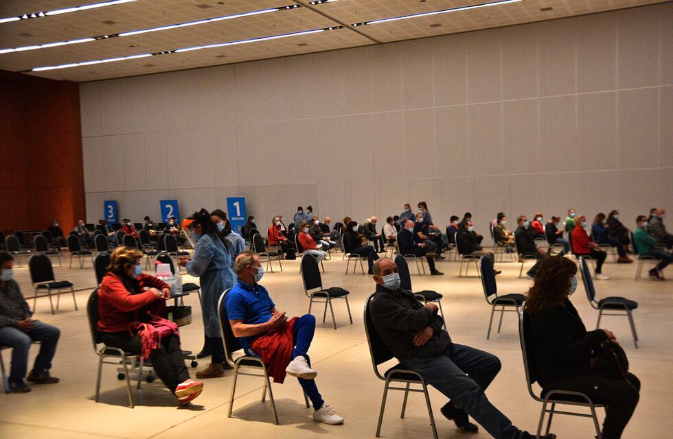 Vacunación en Córdoba: con otras 51.821 dosis, se vacunó a más de la mitad de los adultos