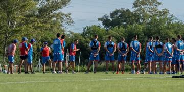 El director técnico trabajó con el plantel para revertir la imagen de la derrota ante Defensa y Justicia. (@clubaunion)
