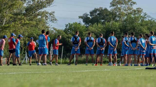 El director técnico trabajó con el plantel para revertir la imagen de la derrota ante Defensa y Justicia. (@clubaunion)