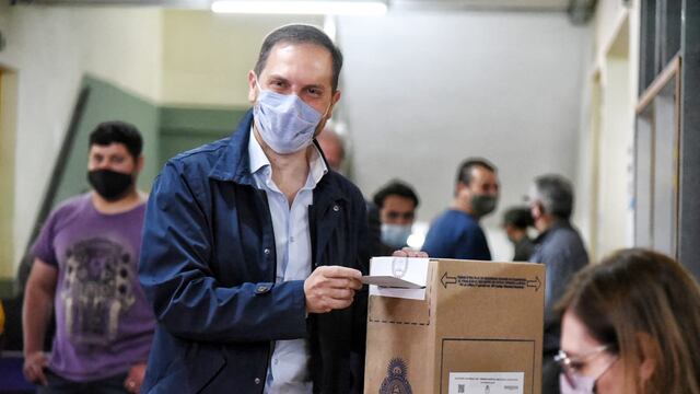 El precandidato a diputado por el Frente de Todos emitió su voto en una institución de Villa María.