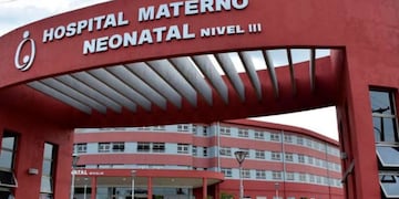 El bebé nació en buen estado de salud y la madre evoluciona favorablemente.
