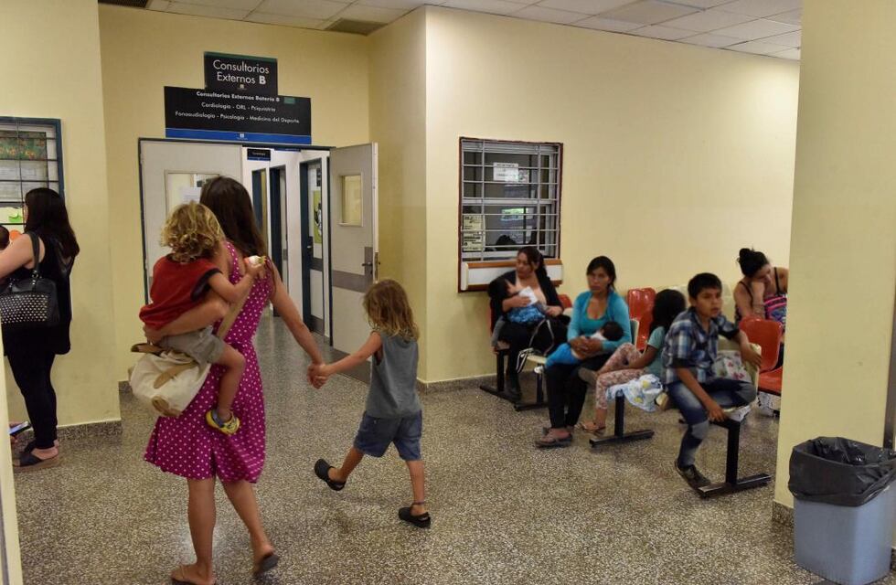 Puntanos pasan noches enteras en el Hospital de Villa Mercedes para conseguir un turno