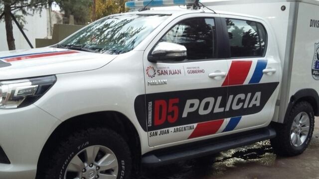 Móvil de Científica de la Policía de San Juan