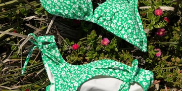 Chau a la malla tradicional: la tendencia en traje de baño que es furor este verano 2026 para ir a la playa
