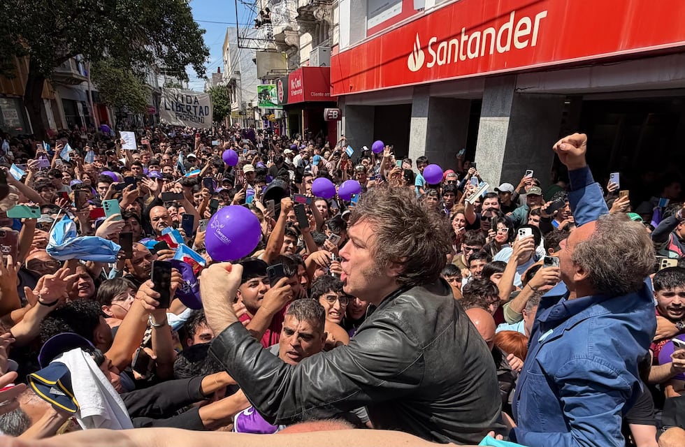 El presidente Javier Milei ya se encuentra en Tucumán para la caravana de LLA