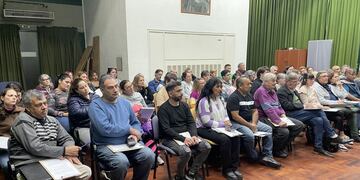 Capacitación a tesoreros y secretarios de comisiones vecinales