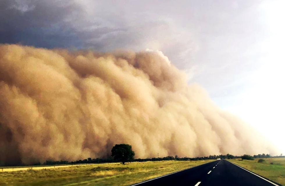 Una violenta tormenta de viento y lluvia provocó destrozos en La Pampa