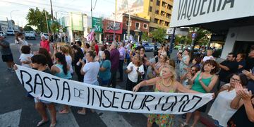 Marchas por inseguridad en distintos barrios de la ciudad de Córdoba.