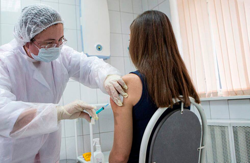 Comienzan a vacunar a mayores de 18 años y embarazadas en La Pampa