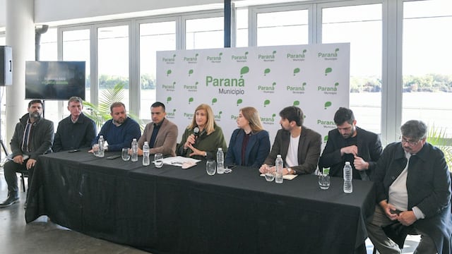 Rosario Romero presentó la nueva empresa que se hará cargo del transporte público de pasajeros en Paraná.