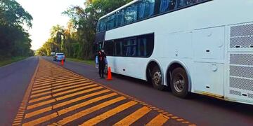 Parque Nacional Iguazú: policías realizan controles viales.