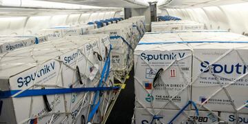 Continúan arribando vacunas Sputnik V a la Argentina.