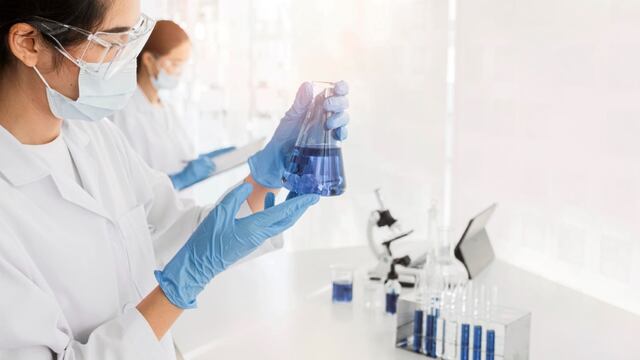 Investigan un laboratorio de Córdoba por presuntas estafas. (Freepik)
