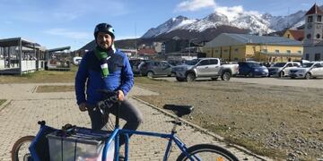 Gabriel Manrique, ciclista creador de "La Bicifleta" en Ushuaia