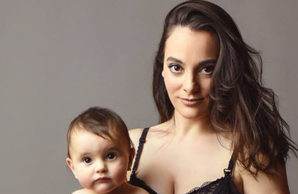 Una joven fotógrafa de Guaymallén retrata bebés durante sus primeros meses de vida