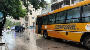 La joven falleció tras ser atropellada por un colectivo de Coniferal.