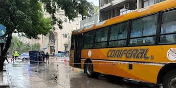 La joven falleció tras ser atropellada por un colectivo de Coniferal.